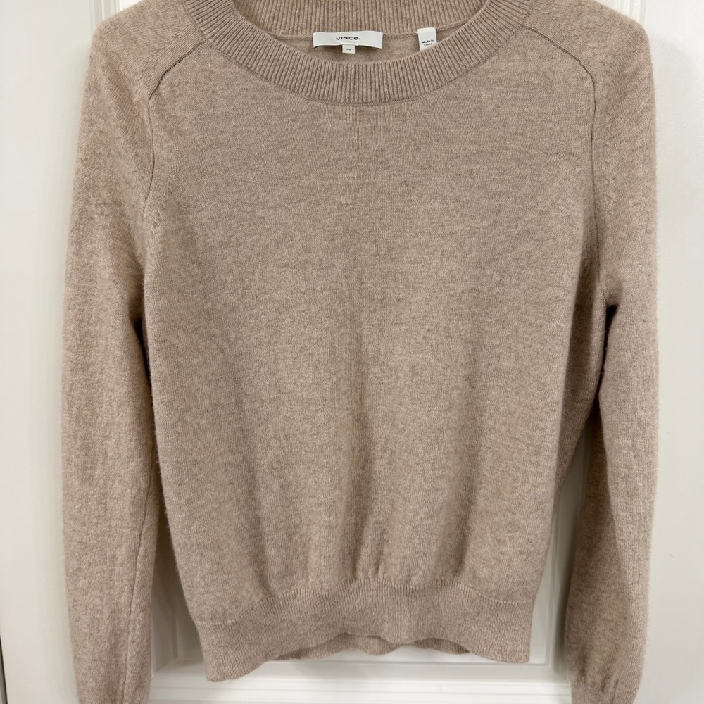 Vince Women's Cashmere Beige Crew Neck Sweater